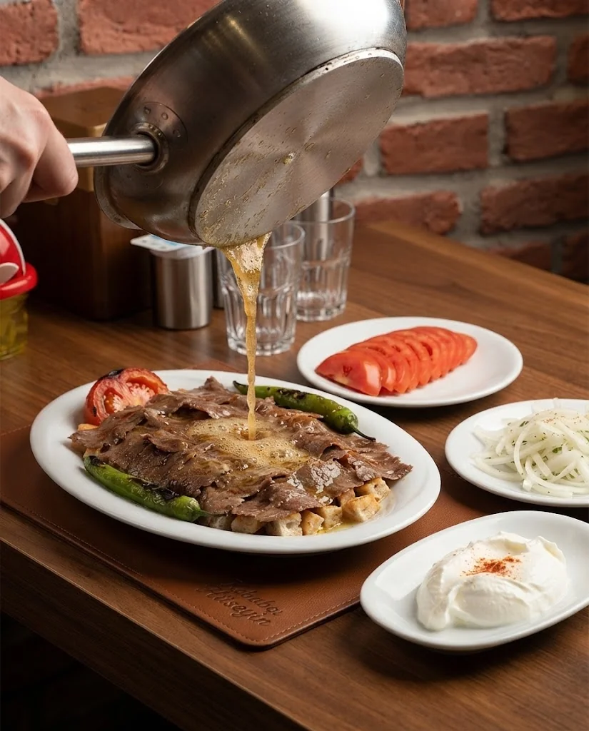 Bursa kebabı · tereyağıyla son dokunuş