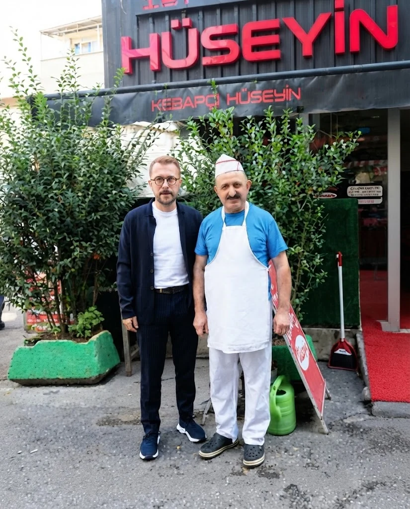 Ustamızın yanında sıcak bir sohbet.
